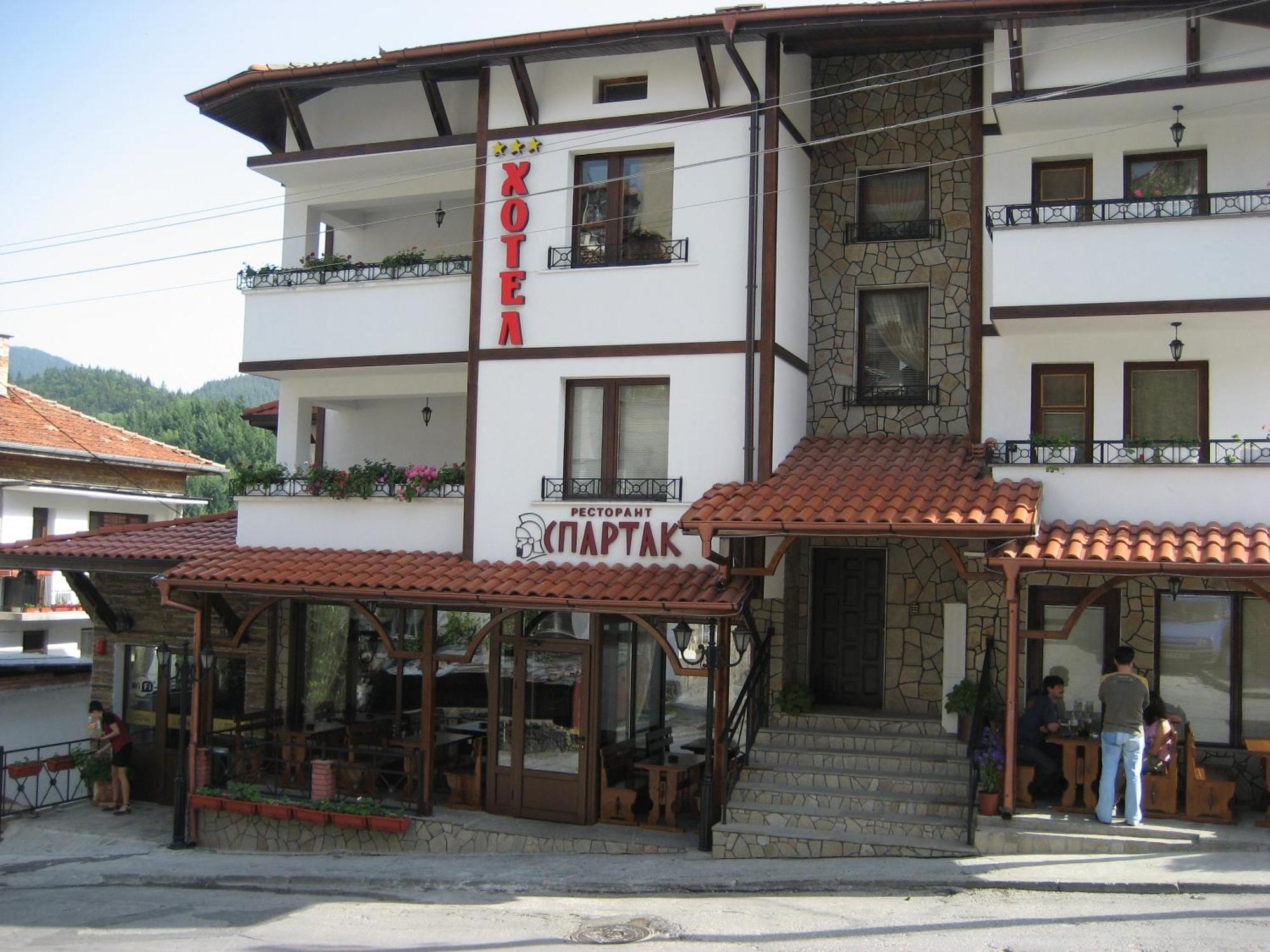 Spartak Family Hotel スモーリャン エクステリア 写真